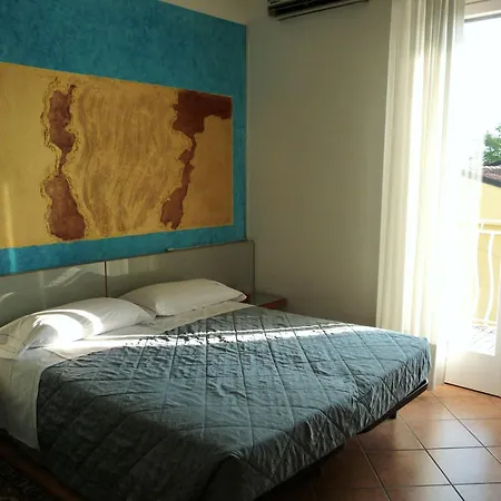 Luna Hotel 3*