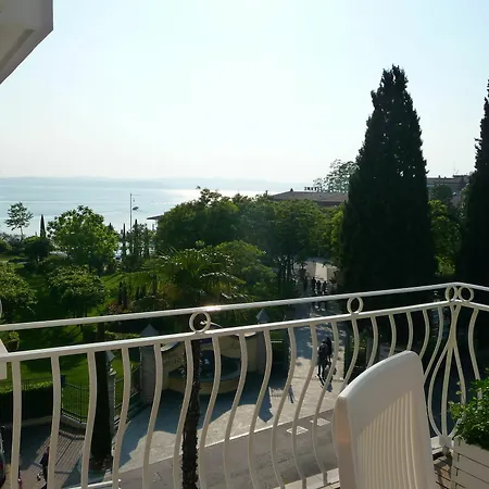 Hotel Luna 3*
